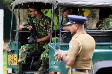 பூஸா சிறைச்சாலையில் திடீரென நுழைந்த அதிகாரிகள்