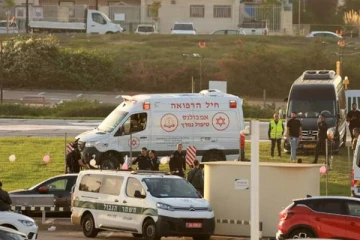 14 இஸ்ரேலிய பிணைக் கைதிகள், 42 பாலஸ்தீன கைதிகள் விடுவிப்பு!