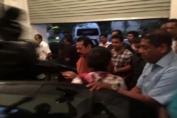 கொழும்பிலிருந்து எப்படி தப்பினார் மகிந்த -அனுமதியளித்த கோட்டாபய
