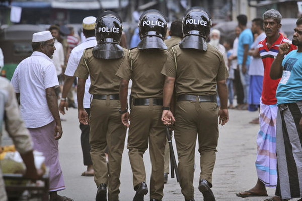 தனியார் கல்வி நிலையத்தில் மாணவர்களுக்கும் ஆசிரியருக்குமிடையில் மோதல்! வவுனியாவில் சம்பவம் | Vavniya Students And Teacher Attack