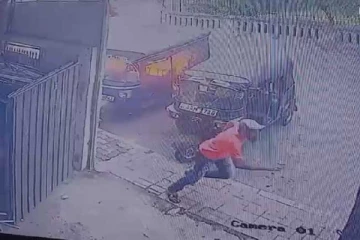 பெண்ணை தீ வைத்து கொல்ல முயன்றவரை தேடும் காவல்துறை :பொதுமக்களிடம் உதவி கோரல்