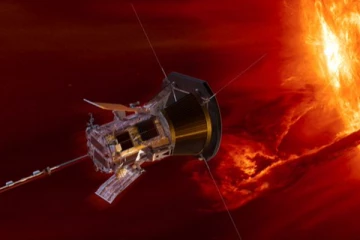 சூரியனின் வளிமண்டலத்திற்குள் நுழைந்து நாசா விண்கலம் வரலாற்று சாதனை (PHOTOS)