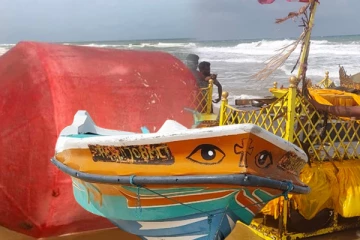 தொடர்ச்சியாக யாழ். வடமராட்சி கிழக்கில் கரையொதுங்கும் பொருட்கள்