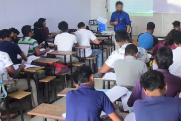 බදාදා නිවාඩුවේ දැම්මේ නීතියක් නෙමෙයි ඉල්ලීමක් - බදාදා නිවාඩු පටලැවිල්ලට කොමසාරිස්ගෙන් උත්තරයක්