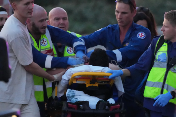 அவுஸ்ரேலியாவில் இடம்பெற்ற துப்பாக்கி சூடு சம்பவம் ; தீவிரவாதமாக அறிவிப்பு | Shooting Australia Declared A Terrorist Incident அவுஸ்ரேலியாவில் இடம்பெற்ற துப்பாக்கி சூடு சம்பவம் ; தீவிரவாதமாக அறிவிப்பு | Shooting Australia Declared A Terrorist Incident