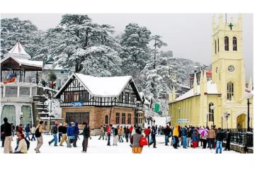 இமாச்சலப் பிரதேசத்தில் பனிப்பொழிவு - சுற்றுலாப் பயணிகள் வருகை அதிகரிப்பு