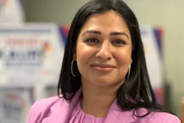 இந்திய வம்சாவளி பெண் கனேடிய அதிகாரி அதிரடியாக பதவி நீக்கம்!