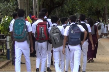 குடிபோதையில் இருந்த பாடசாலை மாணவர்களுக்கு நேர்ந்த நிலை!