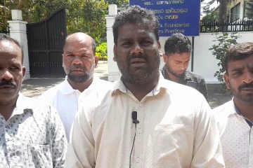 இறங்குதுறை பிரச்சனைக்கு தீர்வு கோரி ஆளுநரை சந்தித்த கடற்றொழிலாளர்கள்