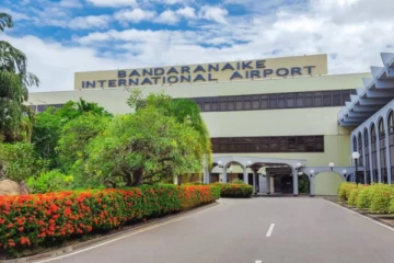 வெளிநாட்டில் இருந்து வந்த திருகோணமலைவாசிகள் கைது!