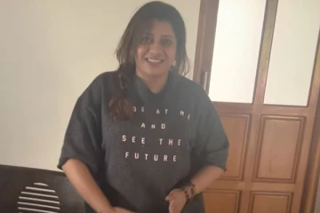 தொகுப்பாளினி பிரியங்காவா இது? துளியும் மேக்கப் இல்லாமல் எப்படி இருக்காருனு பாருங்க.. தீயாய் பரவும் புகைப்படம்