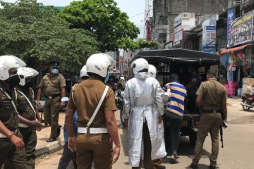 கசிப்பு காய்ச்சி விற்ற ஆங்கில பாட ஆசிரியர் கைது!