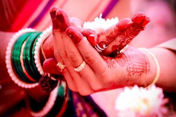 கிருஷ்ண சிலையை திருமணம் செய்துகொண்ட பெண் - காரணம் என்ன? | Woman Marries Lord Krishna Viral Wedding கிருஷ்ண சிலையை திருமணம் செய்துகொண்ட பெண் - காரணம் என்ன? | Woman Marries Lord Krishna Viral Wedding