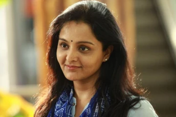 ரயிலில் விழப்போன நடிகை மஞ்சு வாரியர்! உயிரே போயிருக்கும்..! நடிகர் கூறிய ஷாக்கிங் தகவல்