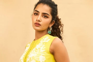 கண்கவர் அழகில் அனுபமா பரமேஸ்வரன்.. லேட்டஸ்ட் போட்டோஷூட் ..