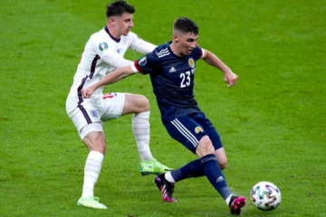 யூரோ கால்பந்து தொடரிலிருந்து இங்கிலாந்து வீரர்கள் இருவர் வெளியேற்றம்!