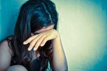 காதலன் முன்பாகவே காதலி வன்புணர்வு - காவல்துறை அதிகாரி அட்டூழியம்