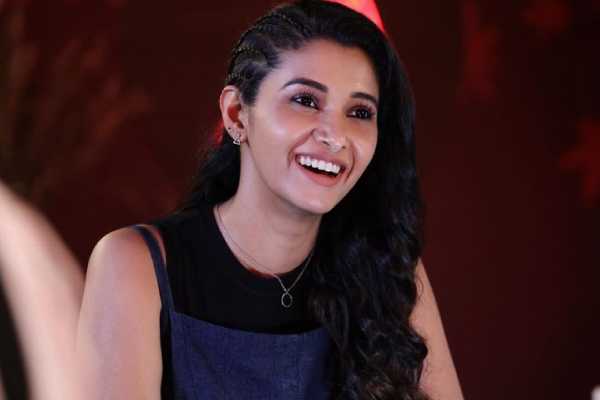மின்னும் அழகில் நடிகை பிரியா பவானி சங்கர்.. புகைப்படம் இதோ.. | Actress Priya Bhavani Shankar Latest Cute Photos மின்னும் அழகில் நடிகை பிரியா பவானி சங்கர்.. புகைப்படம் இதோ.. | Actress Priya Bhavani Shankar Latest Cute Photos