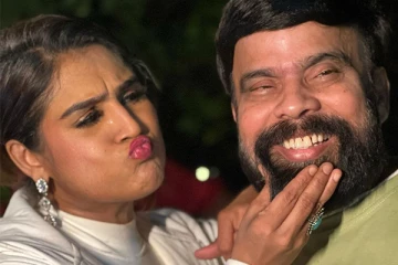 பிரபல நடிகருக்கு முத்தம் கொடுக்க சென்ற வனிதா! அதிர வைத்த புகைப்படம்