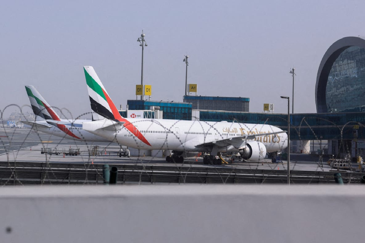 முன்றாவது முறை ட்ரோன் தாக்குதல் ; துபாயில் விமான சேவைகள் நிறுத்தம்! | Flight Services Suspended In Dubai Drone Attack முன்றாவது முறை ட்ரோன் தாக்குதல் ; துபாயில் விமான சேவைகள் நிறுத்தம்! | Flight Services Suspended In Dubai Drone Attack