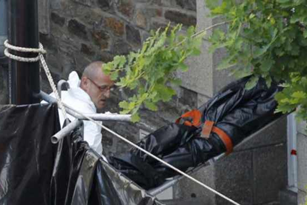 பிரான்ஸில் கணவனை குத்தி கொலை செய்த மனைவி! | Husband To Death In France