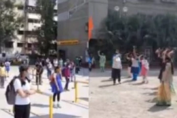 பள்ளியில் நடனமாடி மாணவர்களை வரவேற்ற ஆசிரியர்கள்: மகிழ்ச்சியில் திளைத்த மாணவர்கள்