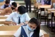 தமிழகத்தில் நாளை பள்ளிகள் திறப்பு: தயார் நிலையில் 30 லட்சம் மாத்திரைகள்