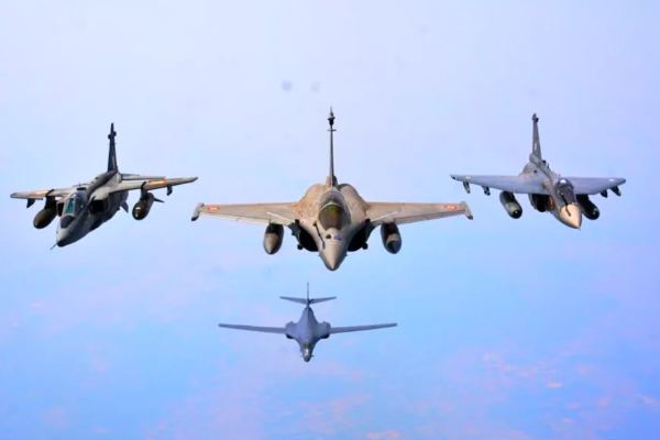 vayu shakti 2026 - பாகிஸ்தான் எல்லை அருகே விமானப் படை பலத்தை காட்ட உள்ள இந்தியா | Iaf To Showcase Air Power In Vayu Shakti 2026