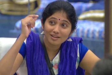 ஸ்லீவ்லெஸ் ஜாக்கெட்... புடவையில் ஜுலி எடுத்த போட்டோ ஷுட்