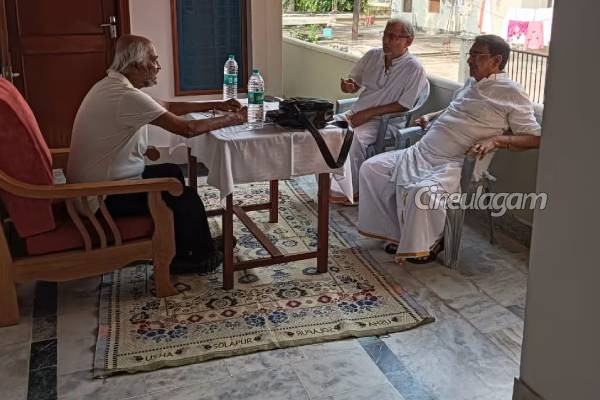திடீர் இமயமலை சென்ற ரஜினிகாந்த்.. இணையத்தில் வைரலாகும் போட்டோ! | Rajinikanth Went To Temple Details