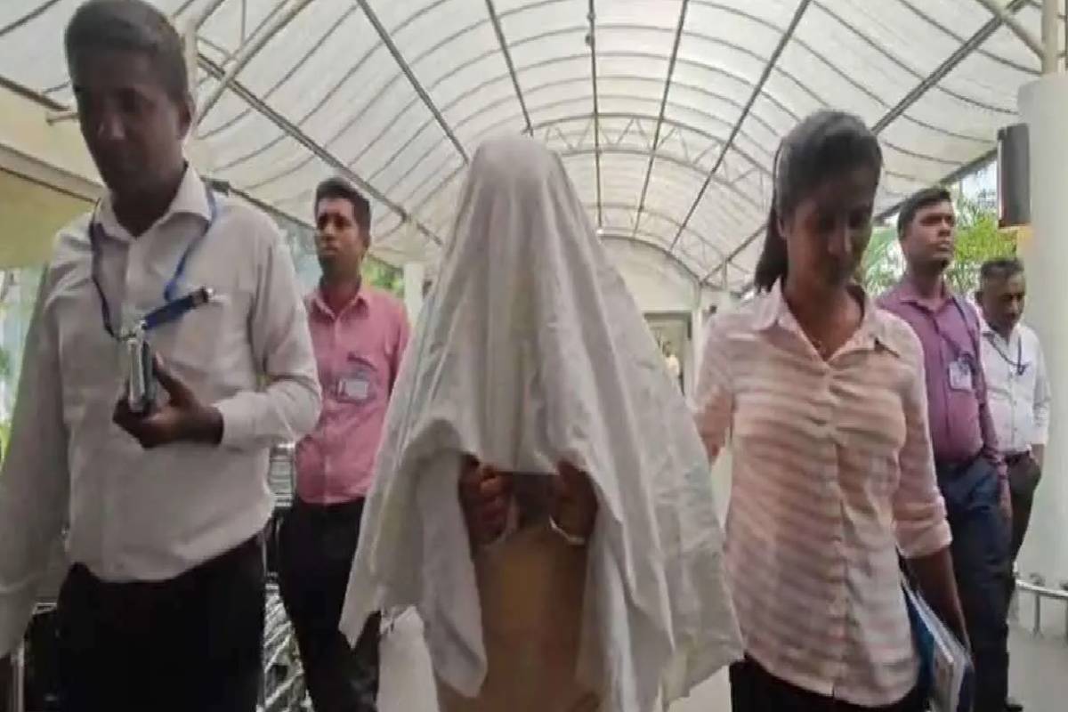 கஜ்ஜா கொலை வழக்கில் தேடப்பட்ட பெண் வெளிநாடொன்றில் அதிரடியாக கைது | Murder Of Kajja Children Achini Arrested Emirate கஜ்ஜா கொலை வழக்கில் தேடப்பட்ட பெண் வெளிநாடொன்றில் அதிரடியாக கைது | Murder Of Kajja Children Achini Arrested Emirate
