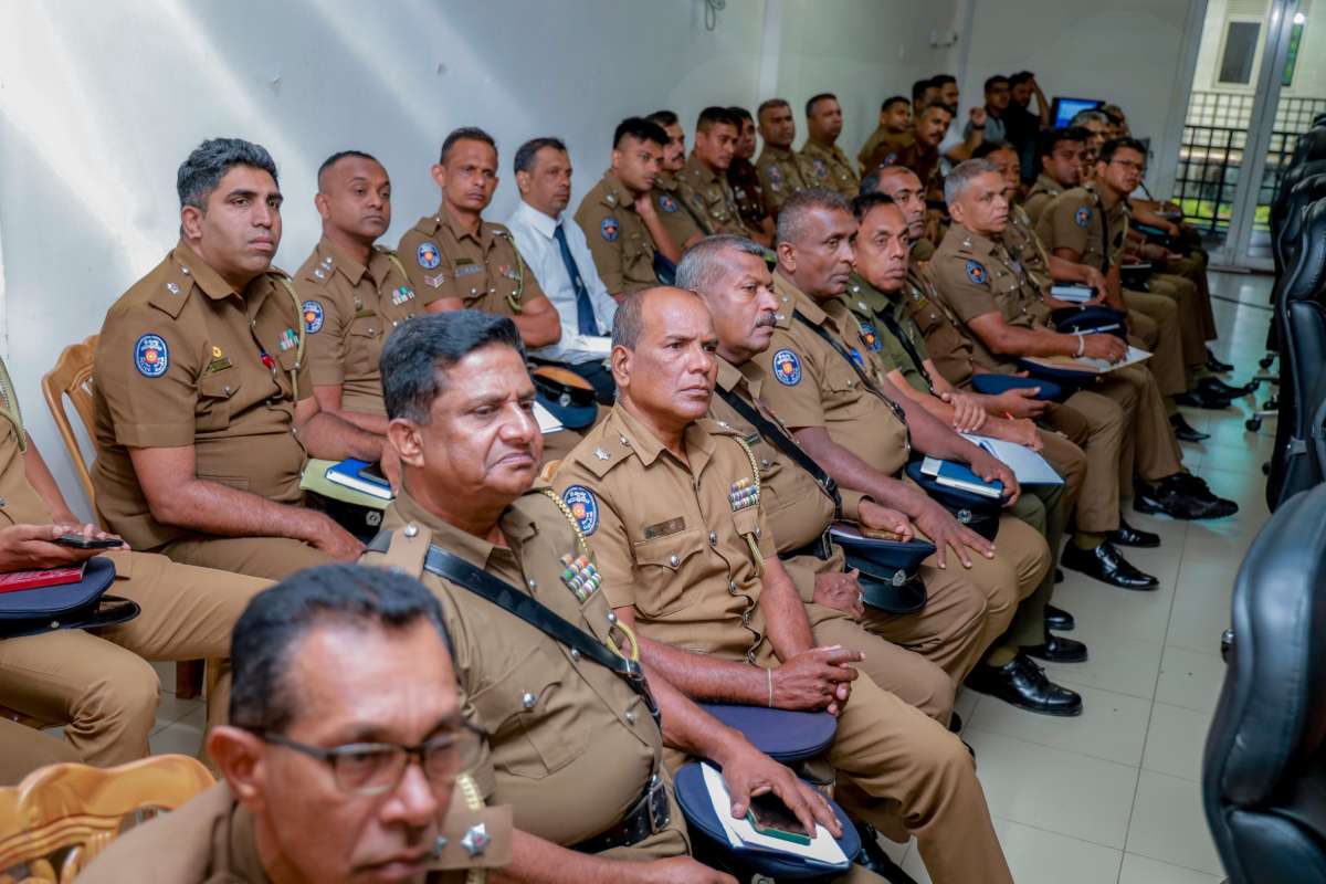 மலையகப் பகுதியில் அனைத்து பொலிஸ் நிலையங்களில் இனி தமிழ் அதிகாரிகள் | Hill Country To Have Tamil Officers From Now On