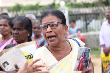 காணாமல் ஆக்கப்பட்டவர்களின் உறவினர்கள் முல்லைத்தீவில் போராட்டம்(video)