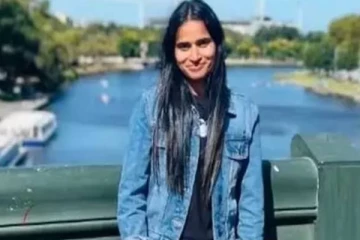 ஆஸ்திரேலியாவில் விமானத்தில் மயங்கி விழுந்து உயிரிழந்த இந்திய வம்சாவளி இளம்பெண்!