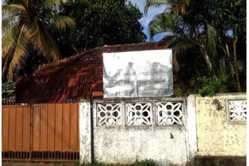 கூட்டமைப்பின் நாடாளுமன்ற உறுப்பினரின் அலுவலக பெயர்ப்பலகை சேதம்!