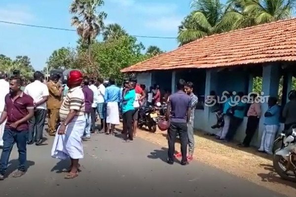 யாழில் சட்டவிரோதமான கடற்தொழில்களை தடை செய்யுமாறு கோரி ஆர்ப்பாட்டம் (Video) | Demonstration By Fishermen Ban On Illegal Fishing