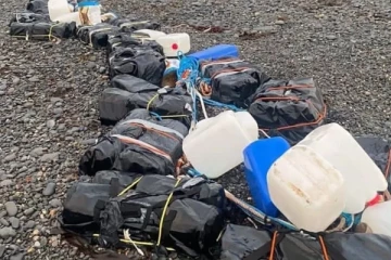 பிரித்தானிய கடற்கரையில் வித்தியாசமான ஒரு காட்சி: தமிழ் சினிமா பாணியில் போதைப்பொருள் கடத்தலா?