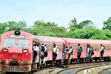 திங்கள் முதல் தொடருந்து சேவைகள்  ஆரம்பம்!