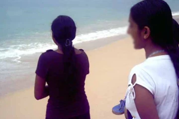 தற்கொலை தாக்குதலுக்கு தயாராக இருந்த பெண்கள்! - பொலிஸாரிடம் தகவல் வழங்கிய இளம் யுவதி