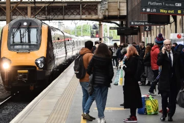 பிரித்தானியாவில் ஸ்தம்பிக்கவுள்ள  ரயில் சேவைகள்!