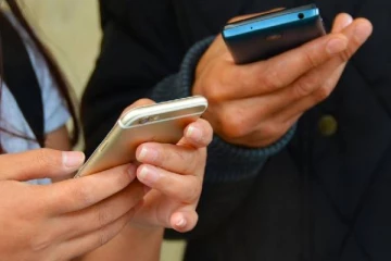 கனேடிய மாகாணம் ஒன்றில் மாணவர்களுக்கு புதிய கட்டுப்பாடுகள்