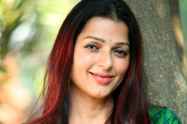 சில்லுனு ஒரு காதல் நடிகை பூமிகாவை நினைவிருக்கா? இப்போது எப்படி இருக்கிறார் பாருங்க | Bhumika Chawla Latest Photo