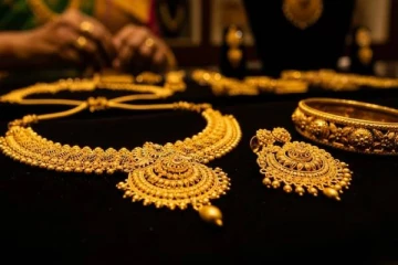 தாறுமாறாக எகிறிய தங்கம் விலை - இதுக்கு போட்டியா வெள்ளியும்..