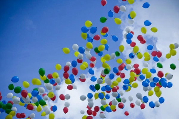 வானை நிரப்பிய பலுான்கள் - அவதியடைந்த பொதுமக்கள் | Sky Baloon Power Cut