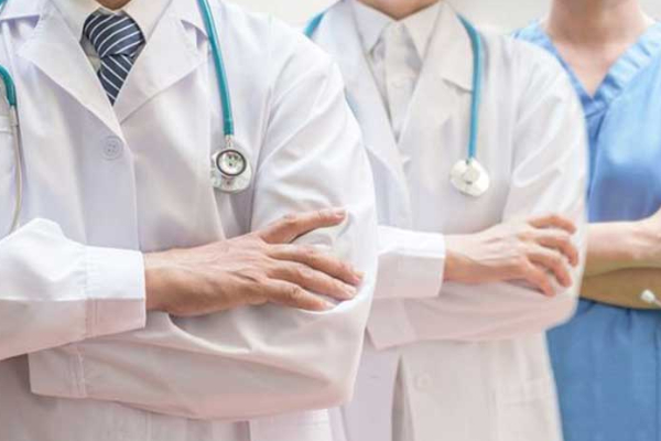 பிரித்தானியாவை விட்டு வெளியேறிவரும் இந்திய மருத்துவர்கள்: காரணம் என்ன? | Reason Behind Indian Doctors Left From Uk