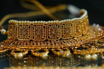 தொடர் உச்சத்தில் இறக்கம் காட்டாத தங்கம் விலை - எவ்வளவு தெரியுமா?