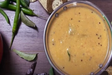 கோடை காலத்தில் உடலை குளிர்விக்கும் மோர்குழம்பு: இந்த இரண்டு காய்கறி போதும்