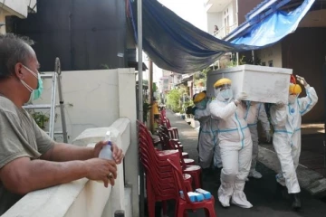 வெளிநாடொன்றில் கொரோனாவால் 640 வைத்தியர்கள் உயிரிழப்பு!