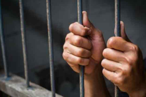 சிவப்பு பிடியாணை சந்தேகநபர் கட்டுநாயக்கவில் அதிரடி கைது | Red Warrant Suspect Arrested In Katunayake Airport