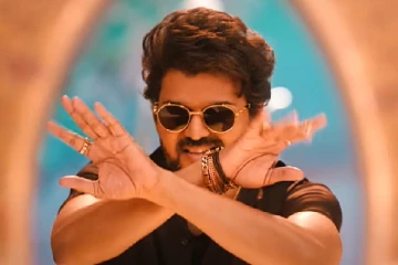 கால்களை பயன்படுத்தி விஜய்யை வரைந்த ரசிகர்கள்.. வைரல் வீடியோ